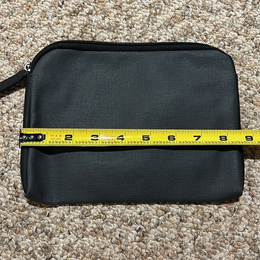 Tumi for Delta Gray & Black Vinyl case